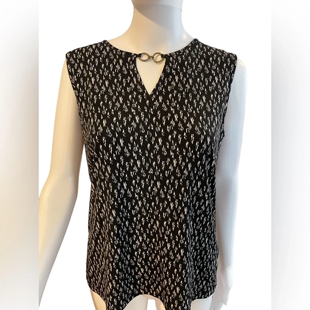 Jones New York Signature Black & White tank with brass/gold accessory in front. - Picture 1 of 8